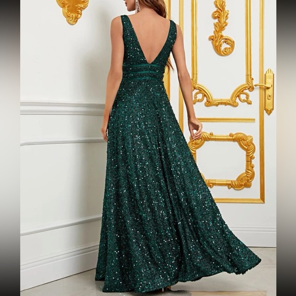 Luxe plunging V neckline party formal prom wedding bridesmaids gown dress - Picture 3 of 6